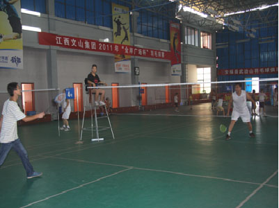 集团举行“金岸广场杯”羽毛球赛（2011-7-14）